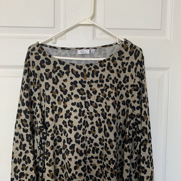 Kim Rogers Women’s XL Animal Print Brown Black Tunic Sweater Cuffed Sleeves NWT - Picture 2 of 8